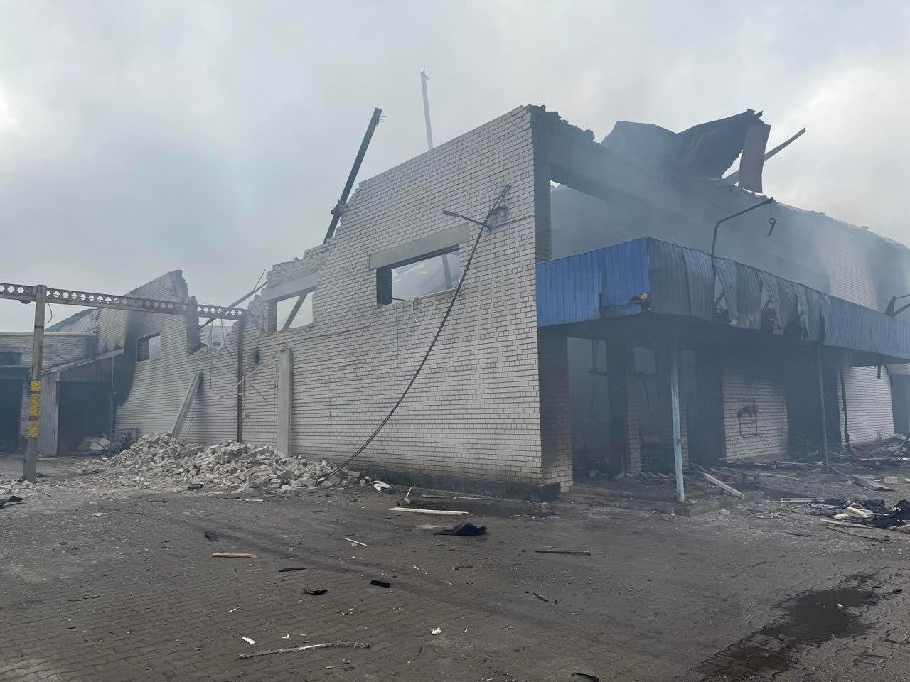 Росіяни повністю знищили склад з продукцією виробника популярних снеків у Павлограді