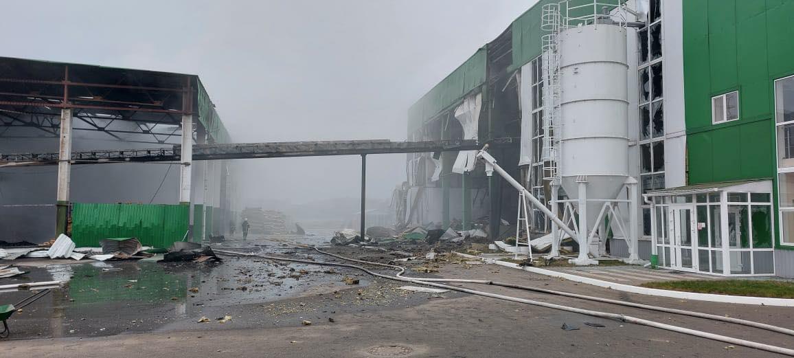 Росія вдарила по одній з найбільших в Україні ТЕЦ, що працює на біомасі (ФОТО)