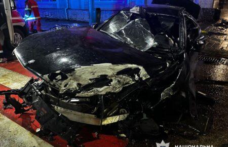 Автомобіль в’їхав у будинок в центрі Житомира: двоє загиблих (ФОТО)