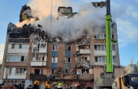 З-під завалів у Тернополі дістали живого юнака: він пробув під руїнами понад 8 годин