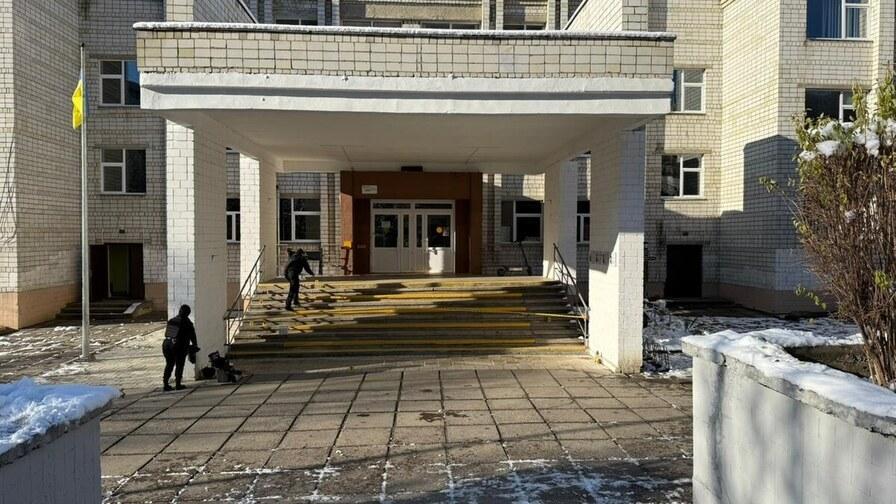 Батько влаштував стрілянину на подвір'ї львівської школи після конфлікту між його сином та однокласником