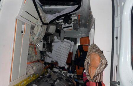 Росіяни вдарили по «швидкій» у Нікополі, травмовані медики