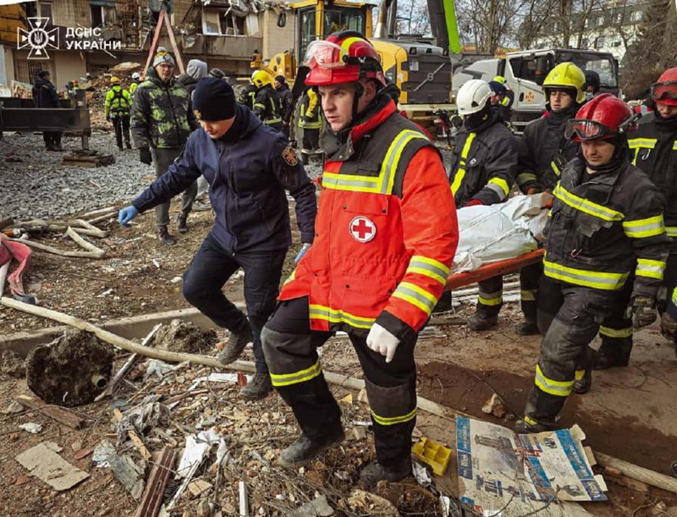 Кількість загиблих від удару росіян по Тернополю зросла до 25, з них троє дітей
