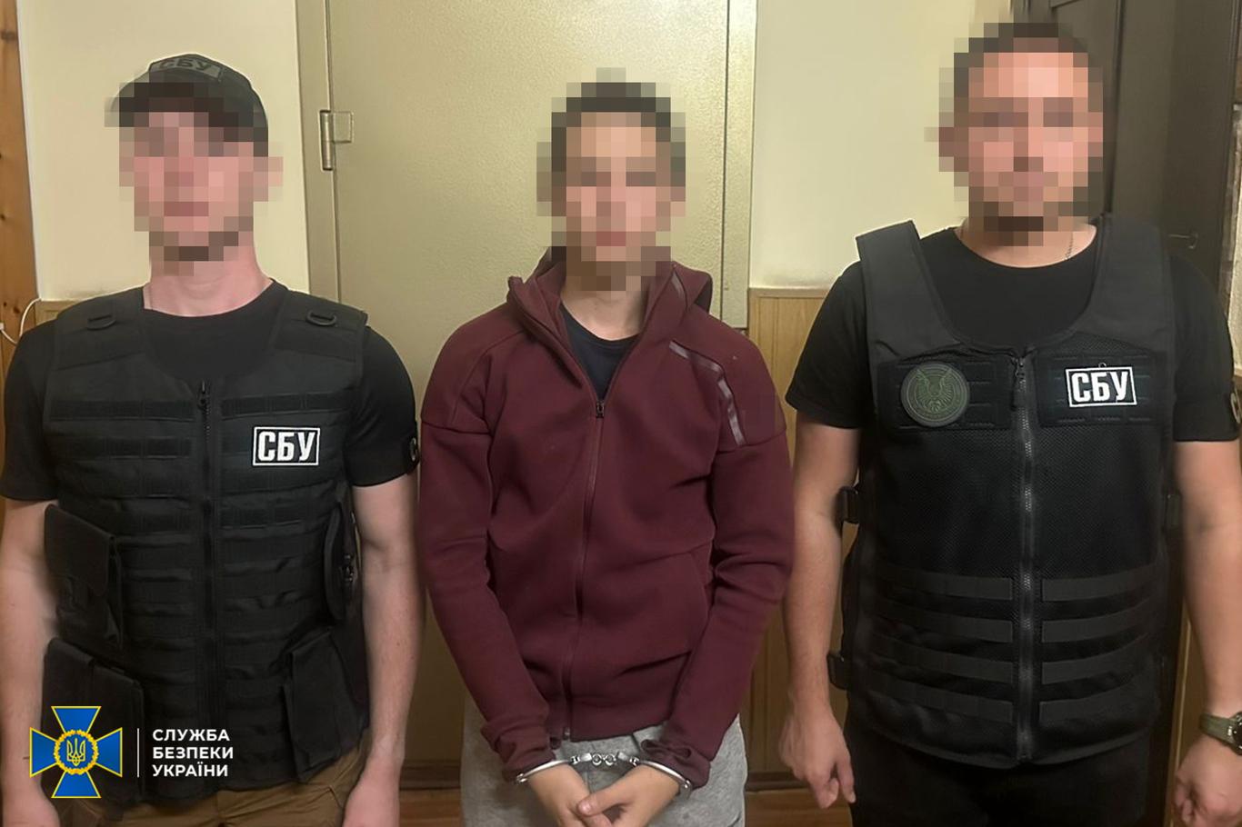 Розставляв «відеопастки» на «Укрзалізниці»: СБУ затримала російського інформатора