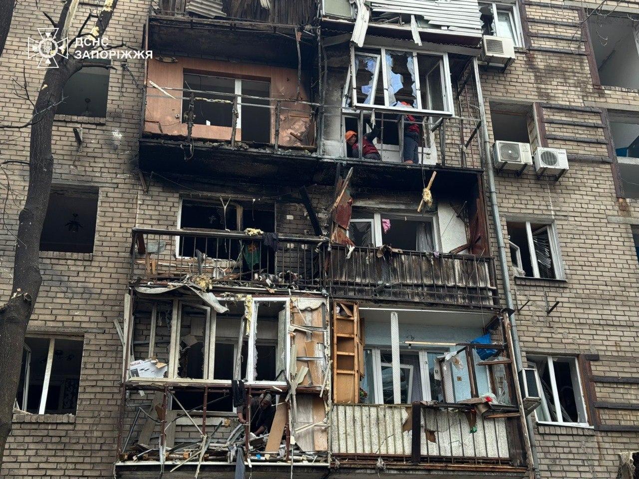 Найбільше пошкоджено п’ять багатоповерхівок та університетський гуртожиток, — наслідки атаки росіян на Запоріжжя