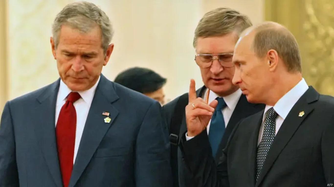 У США розсекретили розмову, де Путін переконував Буша, що Україна «штучна» держава