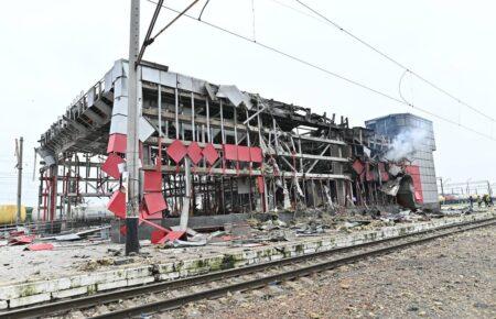 Укрзалізниця відновила рух поїздів через станцію Фастів, по якій вночі окупанти завдали удару