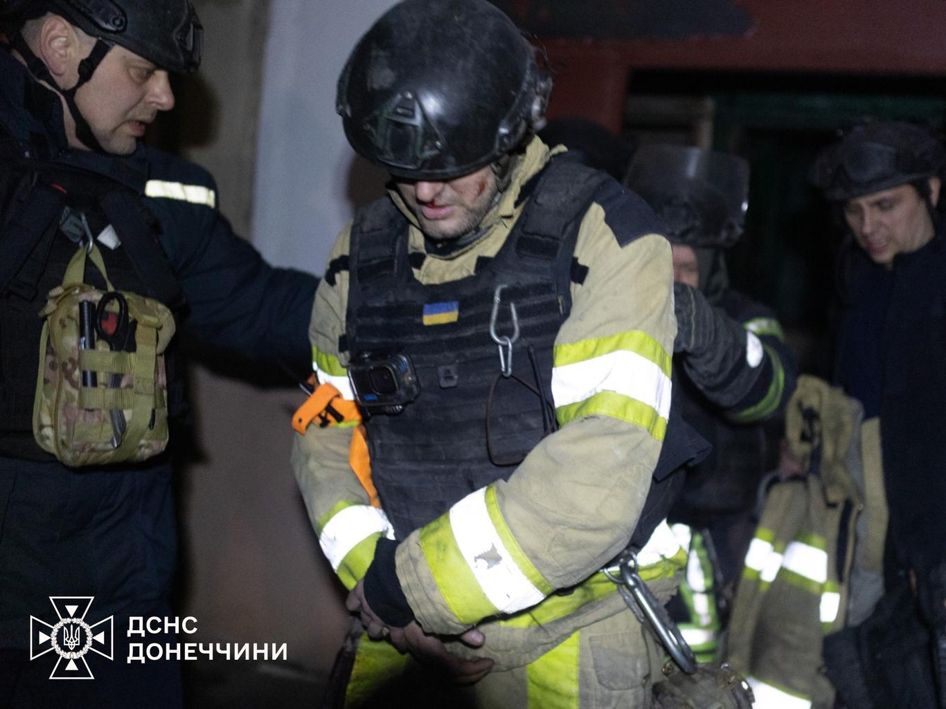 У Дружківці окупанти атакували FPV-дроном рятувальників: поранені 4 співробітники ДСНС