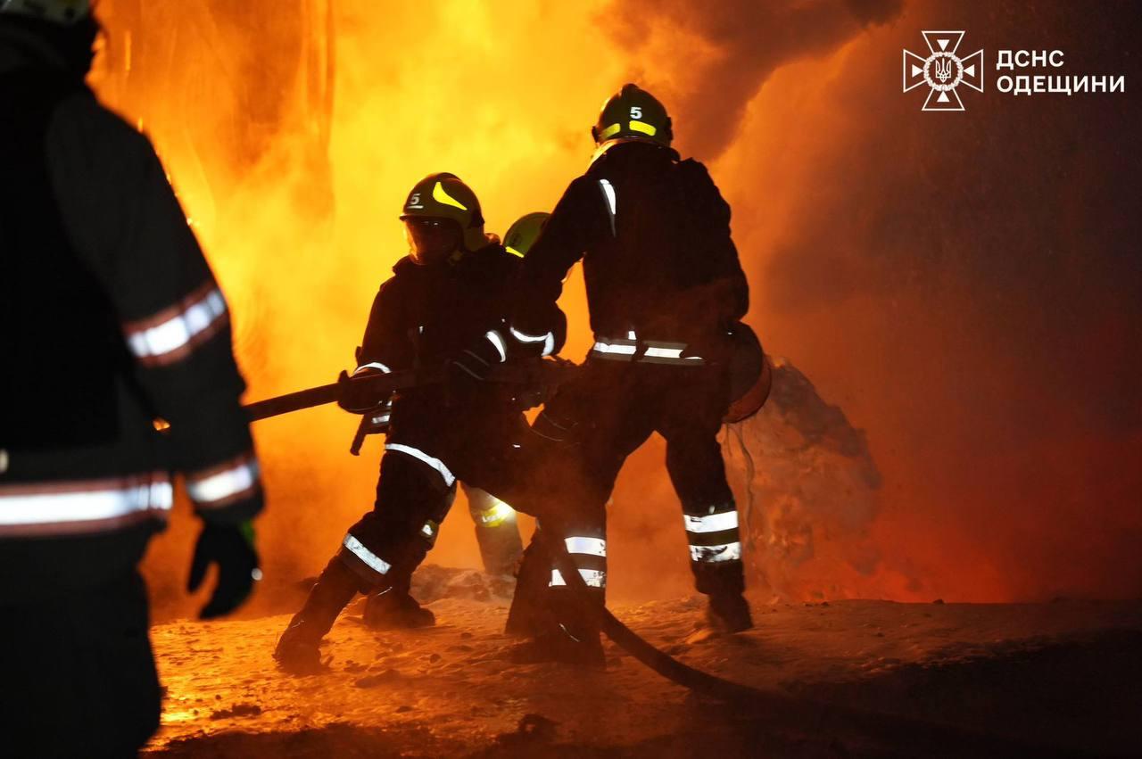 Зеленський: За цей тиждень РФ випустила по Україні близько 1300 БпЛА, майже 1200 КАБів та дев’ять ракет