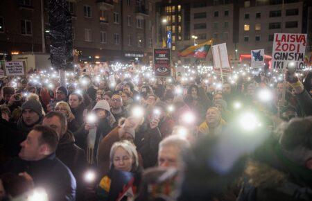 У Литві масові протести на захист суспільного мовника