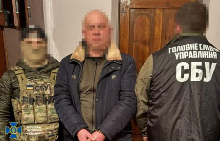 Бойового медика ЗСУ викрили в корегуванні російських атак на склади зі зброєю у трьох областях