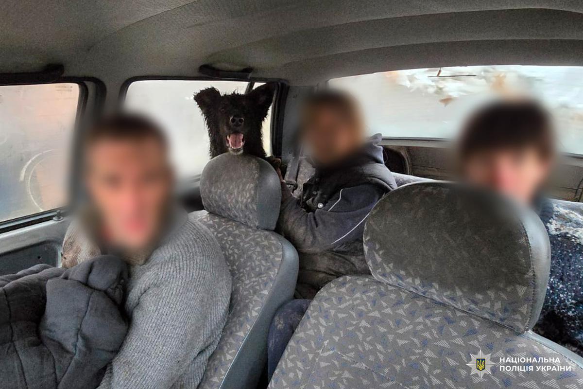 У Куп’янську батько ховав сина від евакуації, допоки їхній будинок не згорів