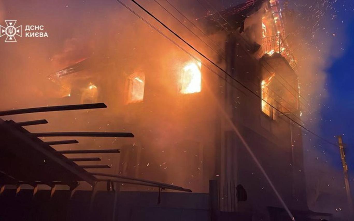 Енергетики не можуть запровадити графіки знеструмлень для лівого берега Києва, там третій день діють екстрені відключення