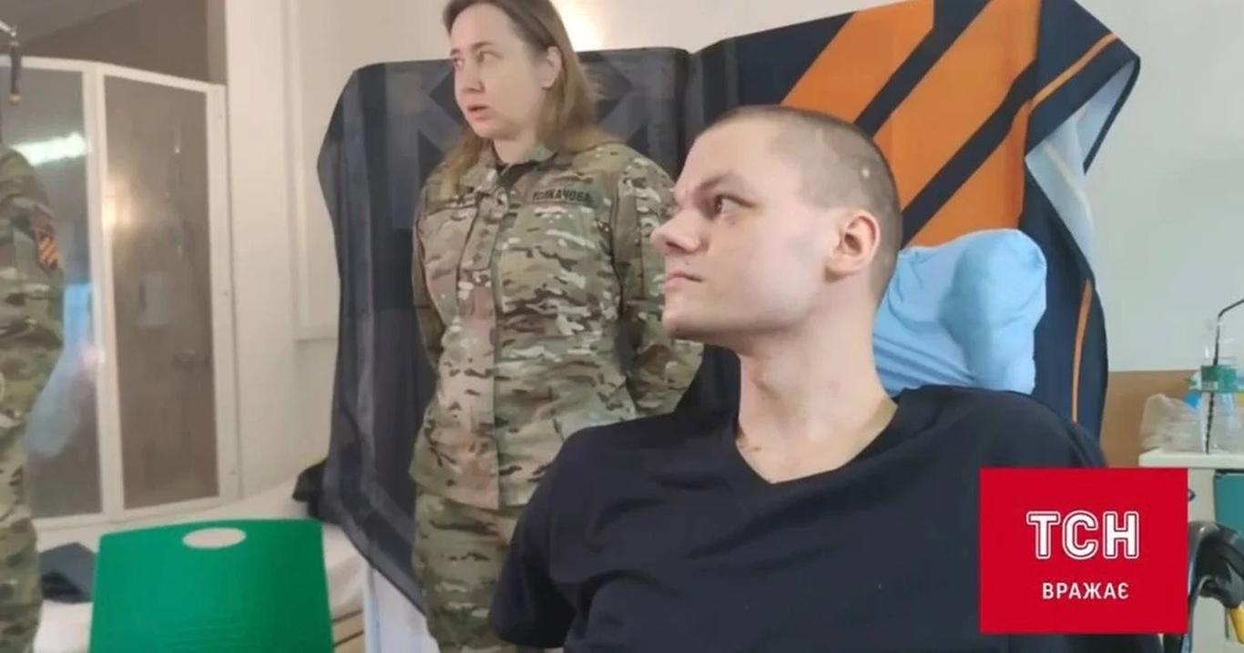 Голова НБУ з представником «ПриватБанку» вибачилися перед ветераном, якому не видали картку через втрату рук