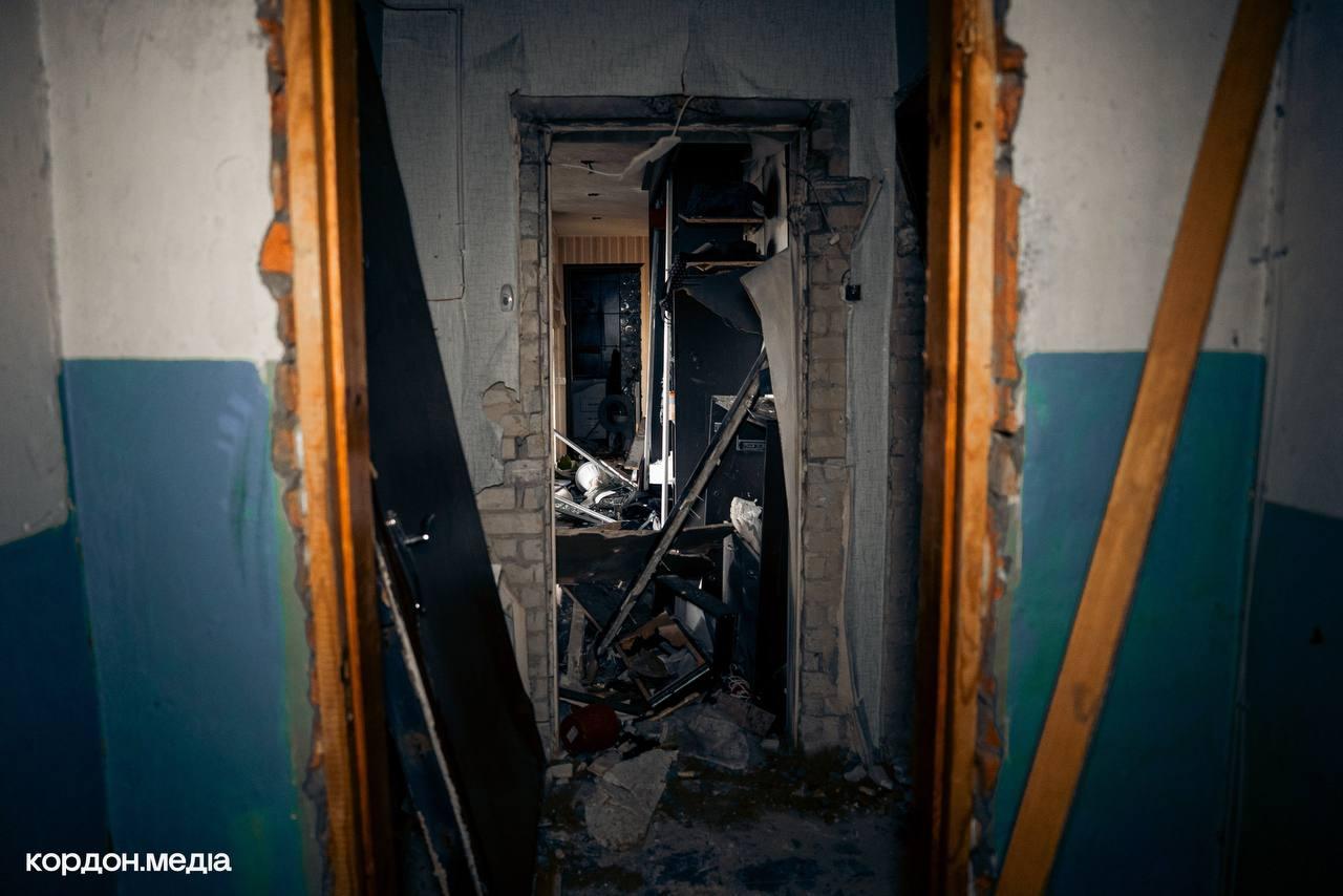 Люди опинилися заблокованими у своїх квартирах, — журналістка про атаку росіян на 9-поверхівку в Охтирці