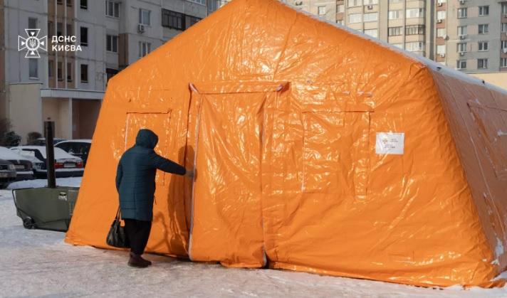 У Києві без тепла досі залишаються майже 2000 багатоповерхівок