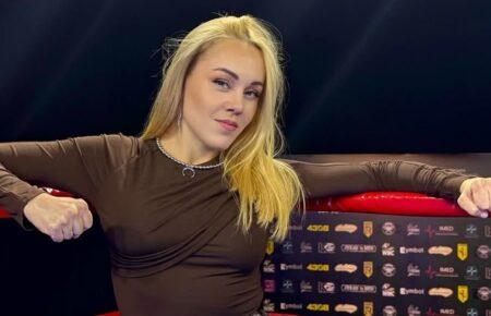 Поліція затримала 23-річного киянина, який шантажував інтимними відео співачку Олену Тополю