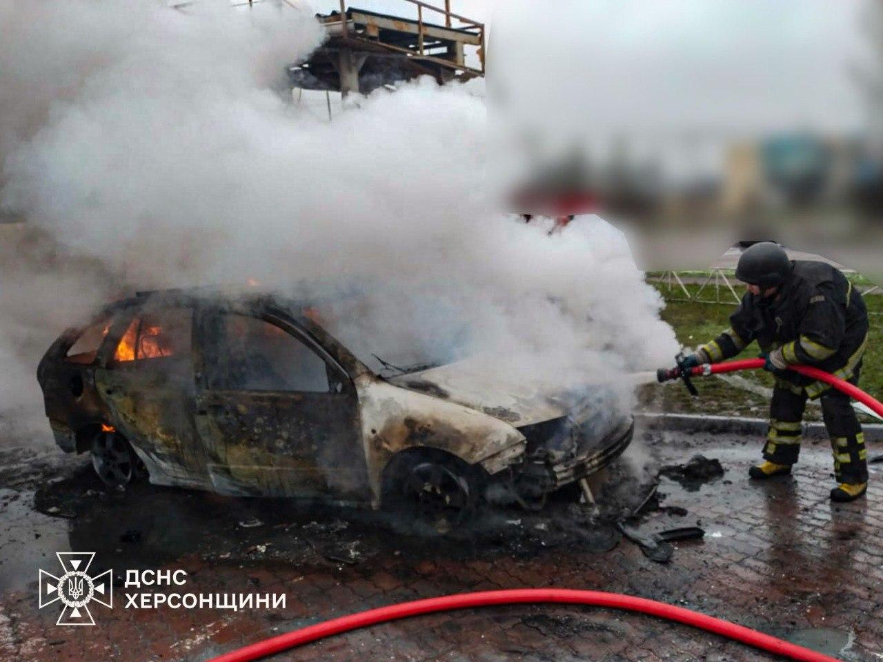 Російський дрон атакував автозаправну станцію у Херсоні (ФОТО)