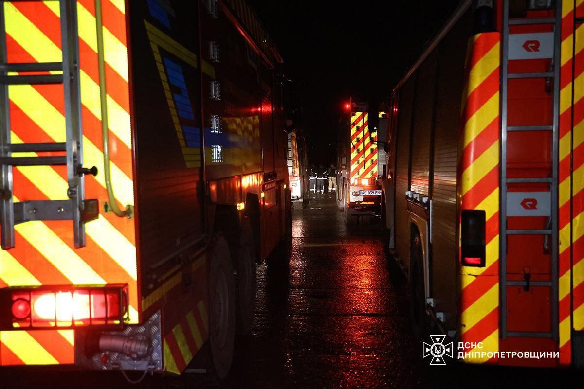 Увечері та вночі росіяни атакували Дніпропетровщину: частина області без світла