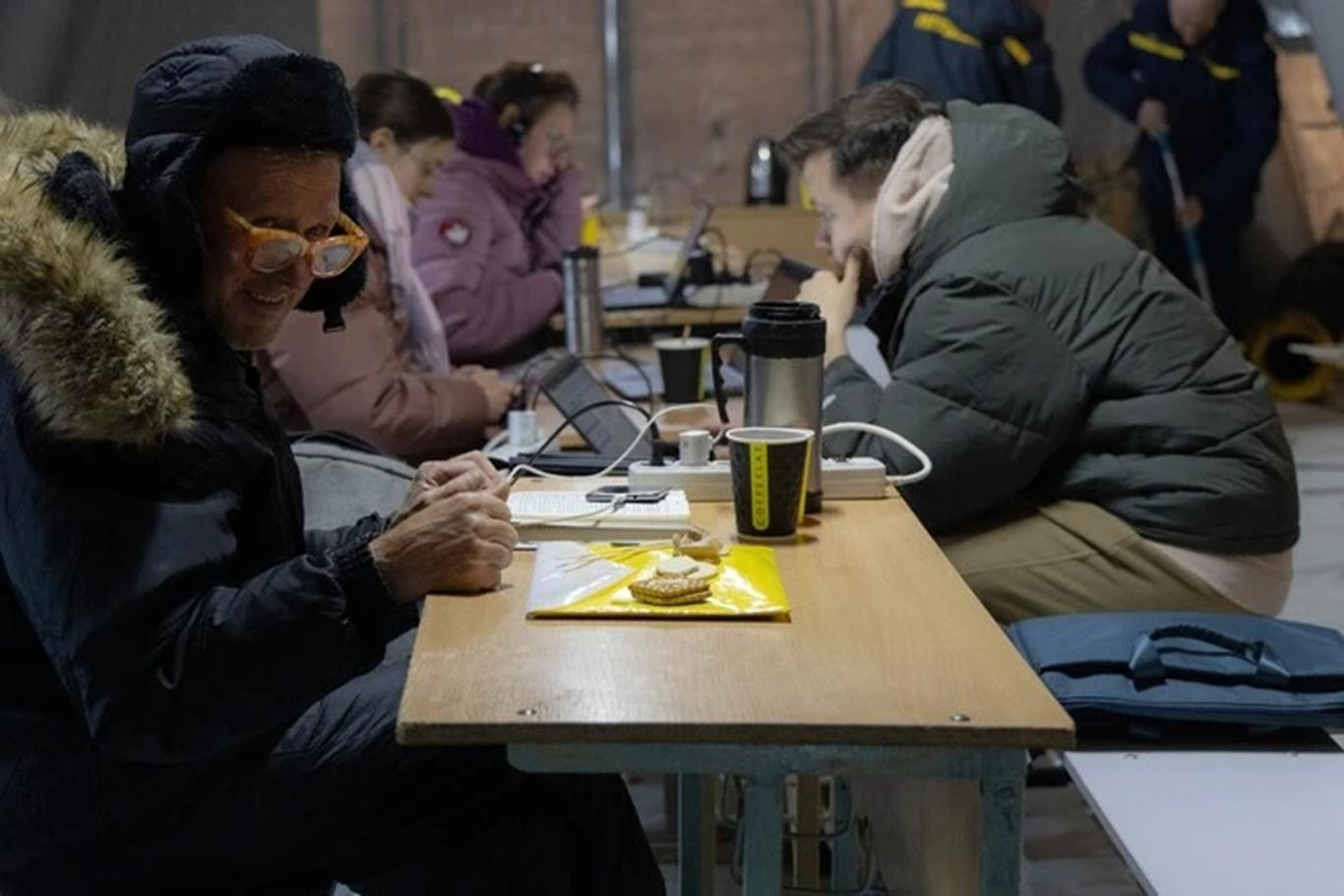 300 київських багатоповерхівок залишаються без опалення шосту добу після російського обстрілу