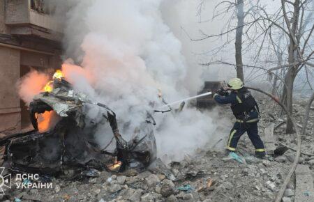 Росіяни завдали ракетного удару по багатоповерхівках у Харкові, багато поранених (ФОТО)