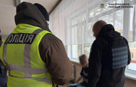 Поліція розповіла деталі нападу в київській школі (ФОТО, ВІДЕО)