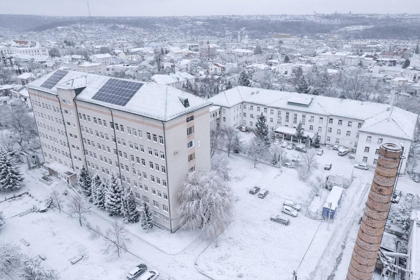 Як енергоефективність та сонячна генерація рятують громаду під час відключень світла й тепла