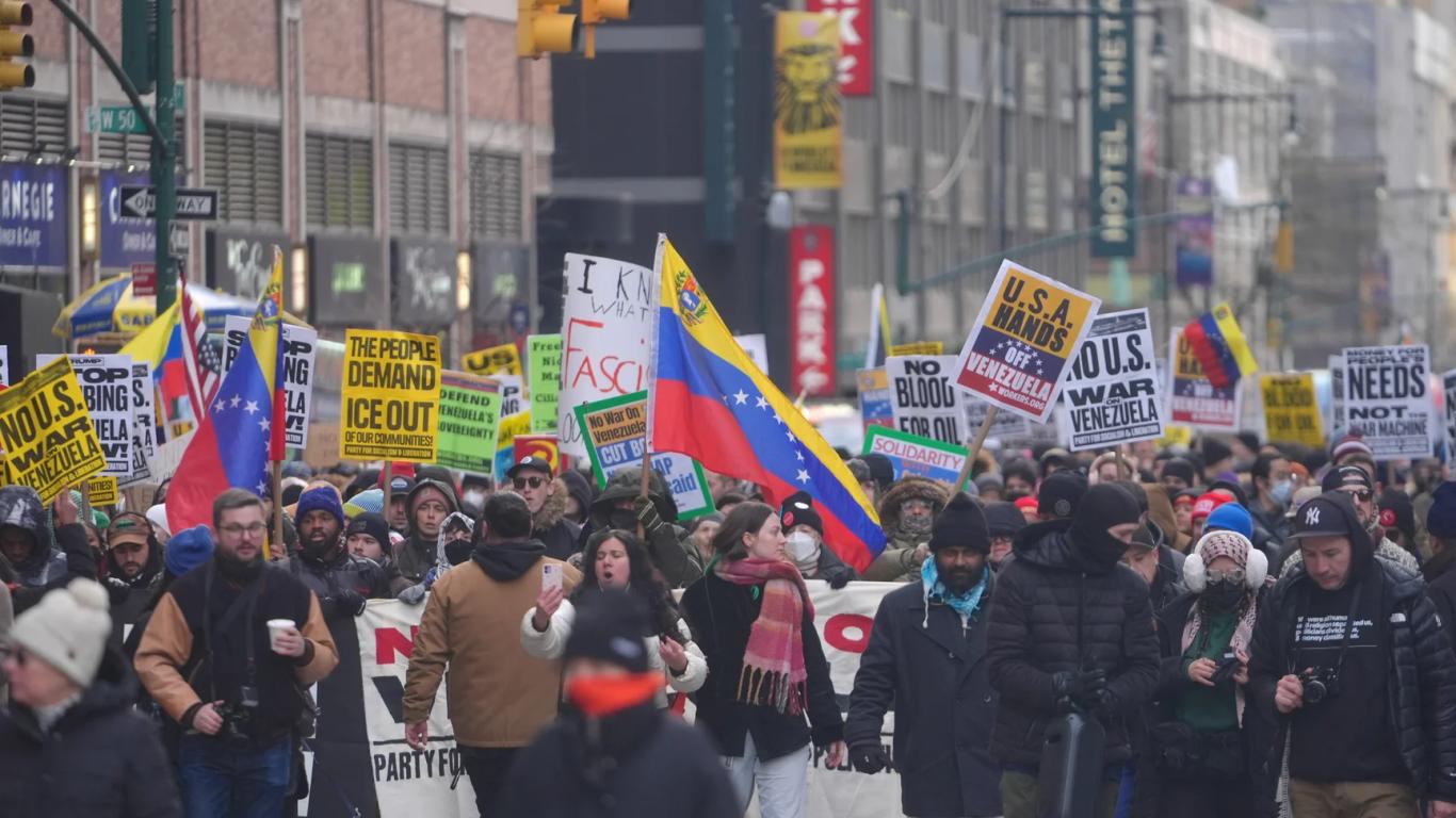 У США пройшли протести проти дій Трампа у Венесуелі