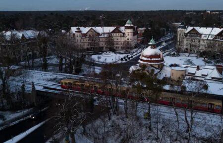 Українські біженці організували «пункт незламності» у знеструмленому районі Берліна (ФОТО)