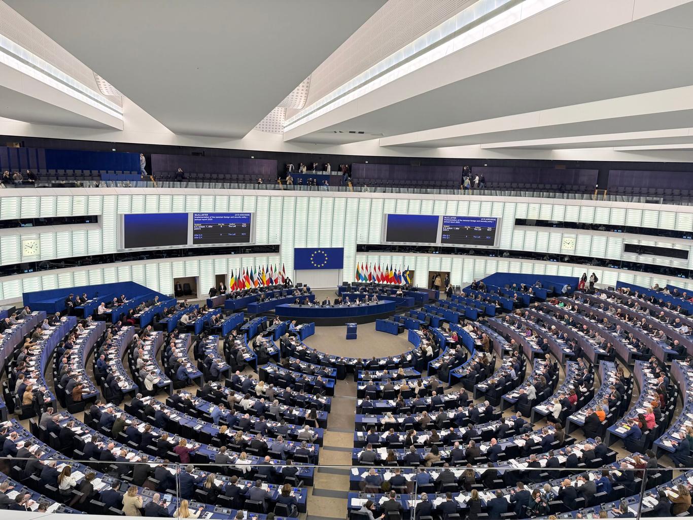 Європарламент дозволив надати Україні кредит у 90 млрд євро без згоди всіх країн ЄС