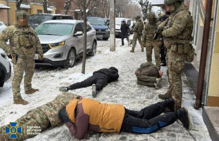 У Вінниці викрили групу, яка за гроші відбивала чоловіків від мобілізації