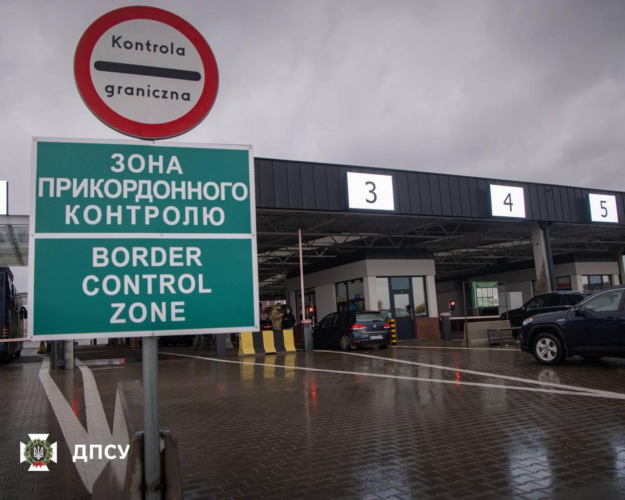 В Україну не пустили італійця, який в автобусі заявляв, що поважає Путіна