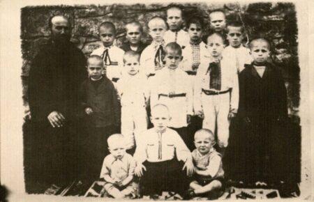 Як студити переховували єврейський дітей під час Голокосту