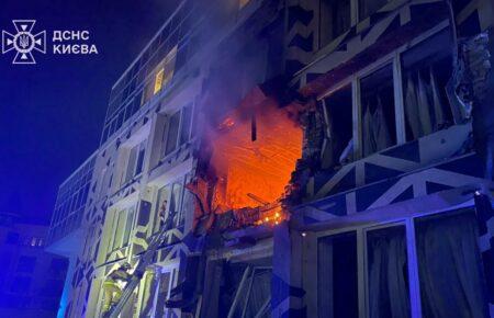 Росія вночі атакувала Київ, загинула людина