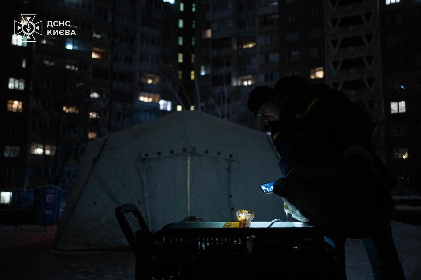 В суботу до похолодання доєднаються опади: синоптики розповіли про погоду на найближчі три доби