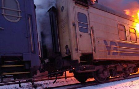РФ атакувала пасажирський поїзд на Харківщині трьома «шахедами», є поранені