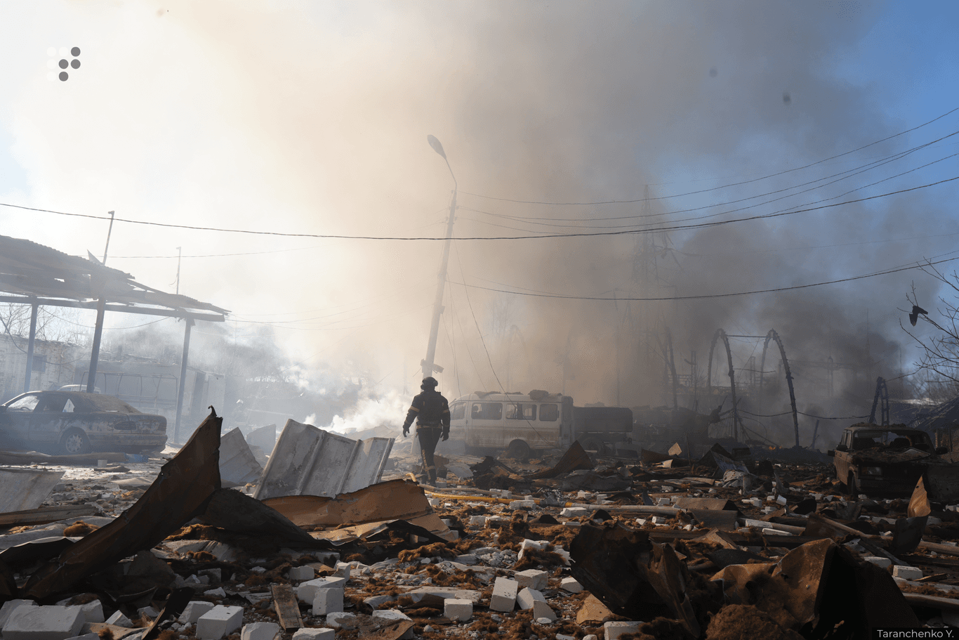 Дим було видно на виїзді з Краматорська: журналістка про наслідки бомбардування Слов’янська (ФОТОРЕПОРТАЖ)