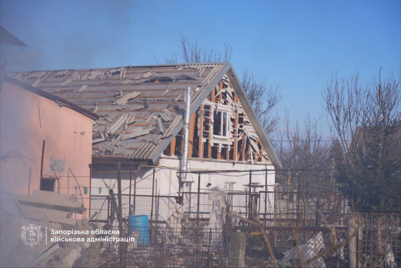 Росіяни знову атакували Запоріжжя: поранені чотирирічна дитина та дві жінки