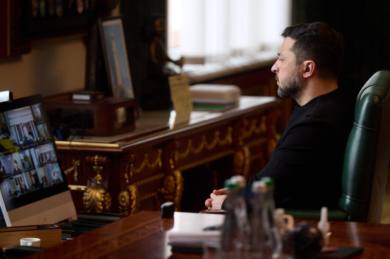 Була доволі жорстка розмова щодо роботи мобільних вогневих груп — Зеленський