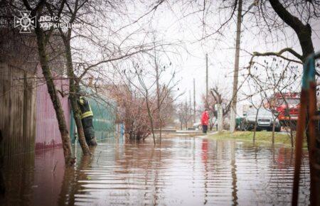 На Харківщині рятувальники ліквідовують наслідки підтоплень (ФОТО)