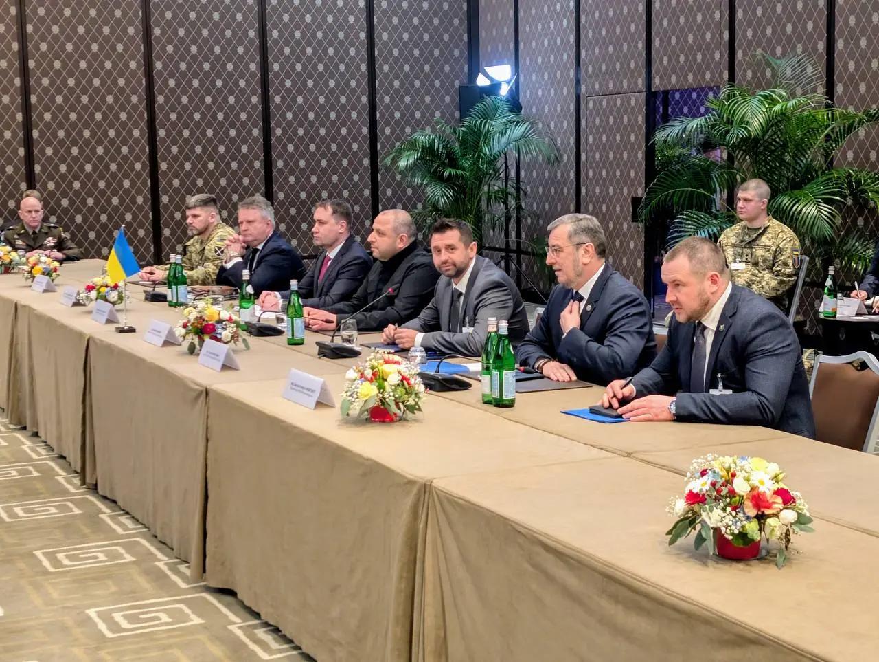 На переговорах РФ готує пастки Україні щодо територіальних питань — Олександр Леонов