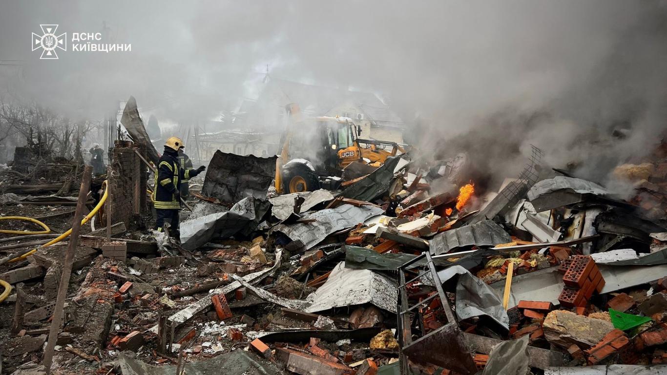 На Київщині зросла кількість постраждалих через російську атаку