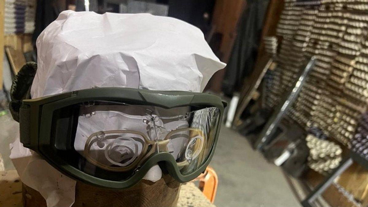 Прокурори оголосили підозру постачальнику фальшивих балістичних окулярів для ЗСУ