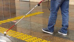 Що не так із просвітницькими кампаніями на зразок «не сліпий, а незрячий»