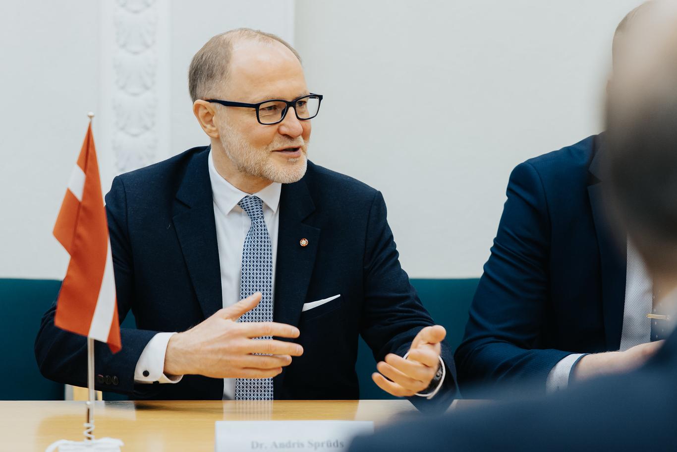 Спрудс: «Важко вести мирні переговори з країною, яка вторглася в незалежну країну і жорстоко вбиває цивільних»