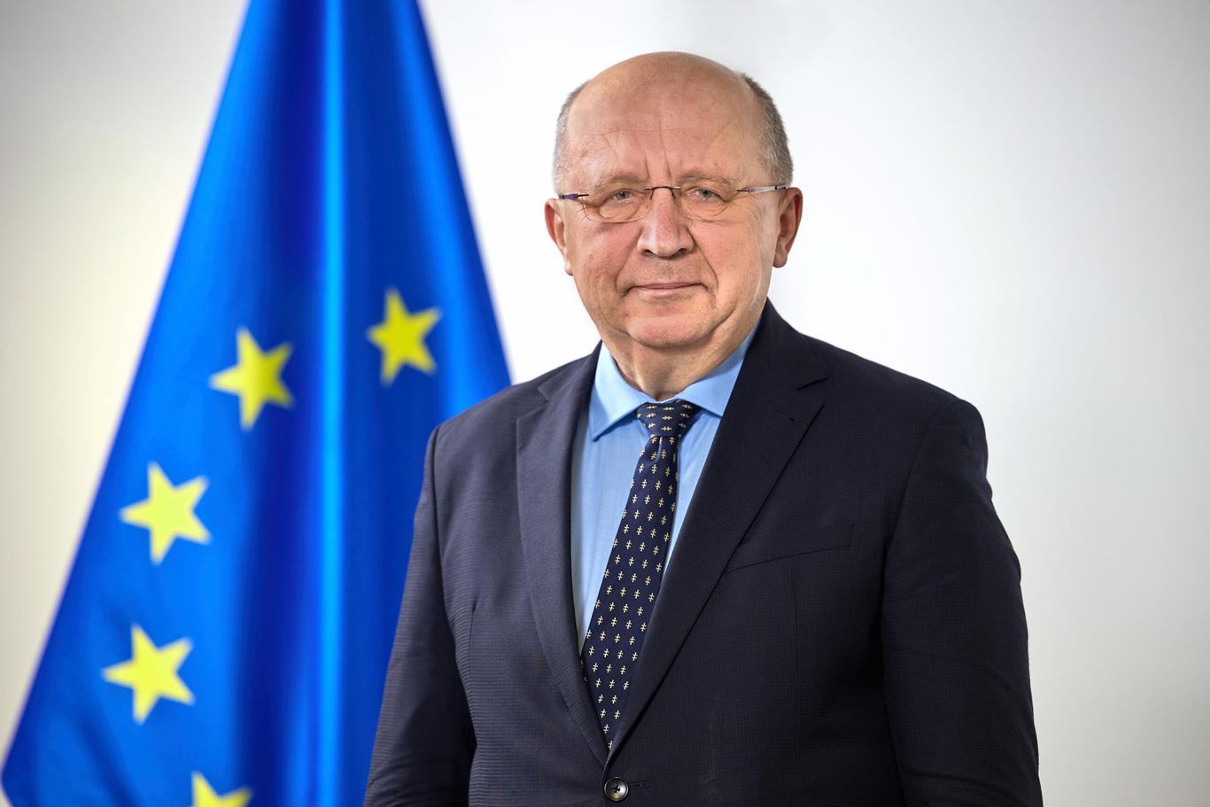 Росія та Китай масово впроваджують штучний інтелект у збройних силах — єврокомісар попередив про ризики і закликав «вчитися в України»