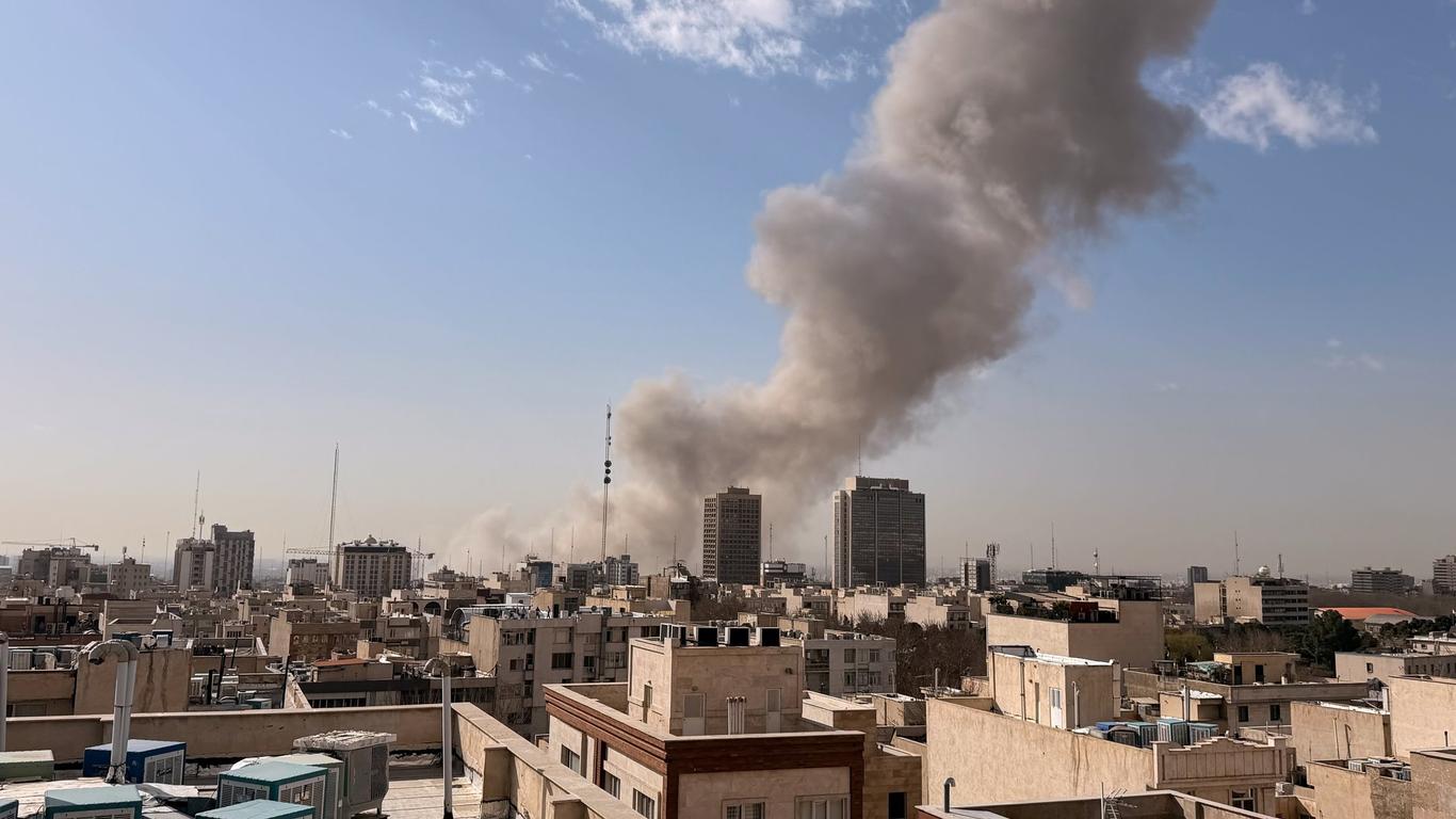 Ізраїль атакував Іран за підтримки США: що відомо