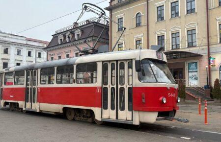На правому березі Києва відновлюють рух електротранспорту: через обстріли він не їздив півтора місяця