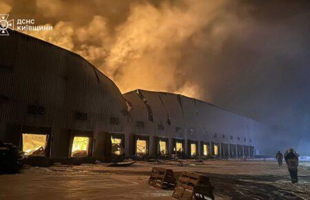 На Київщині внаслідок нічного обстрілу виникла пожежа
