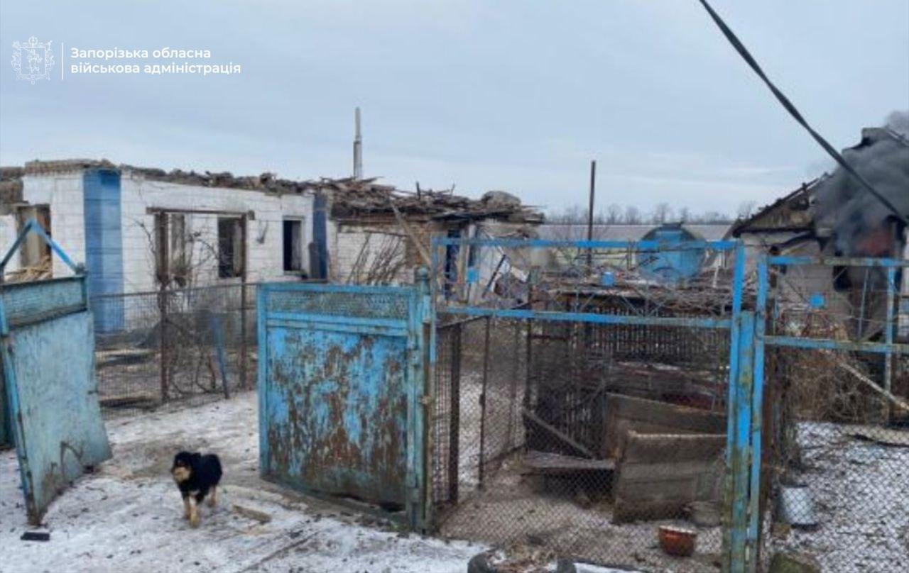 Росіяни зруйнували два приватні будинки в Запоріжжі та області, одна людина загинула